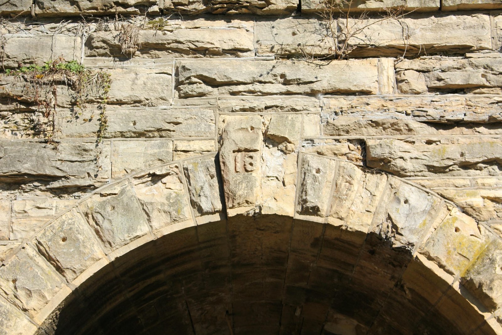 Broken keystone